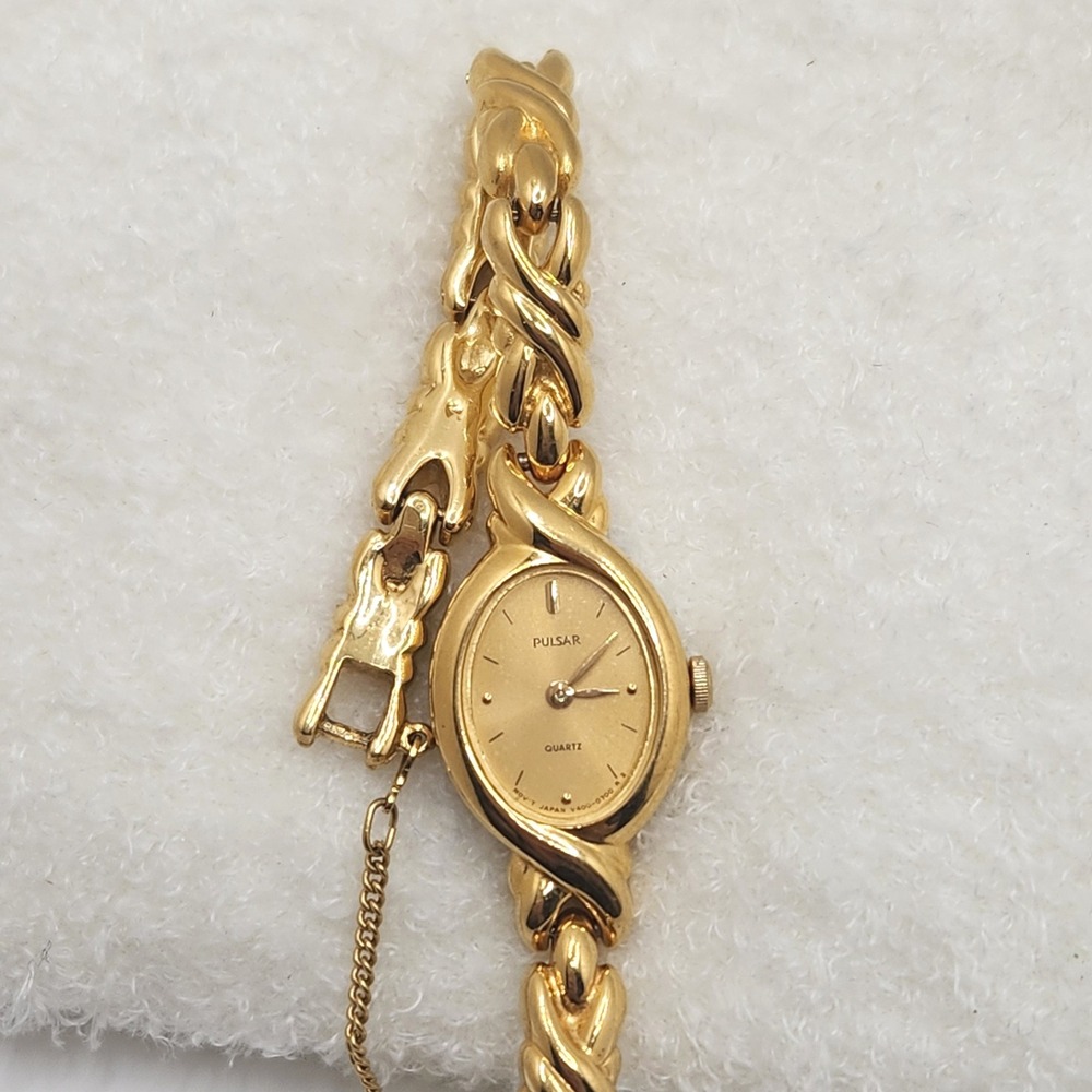 Dainty Pulsar Dress Watch Twisted Link Bracelet Minimalist Old Money READ